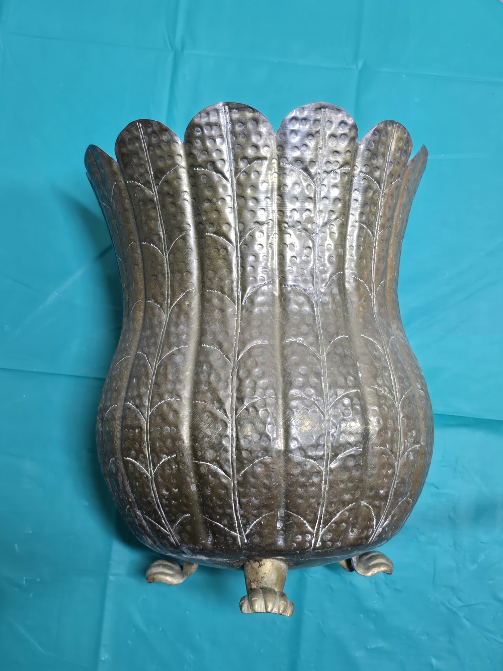 Vintage Hammered Brass Footed Planter Scalloped Leaf Cachepot Vase